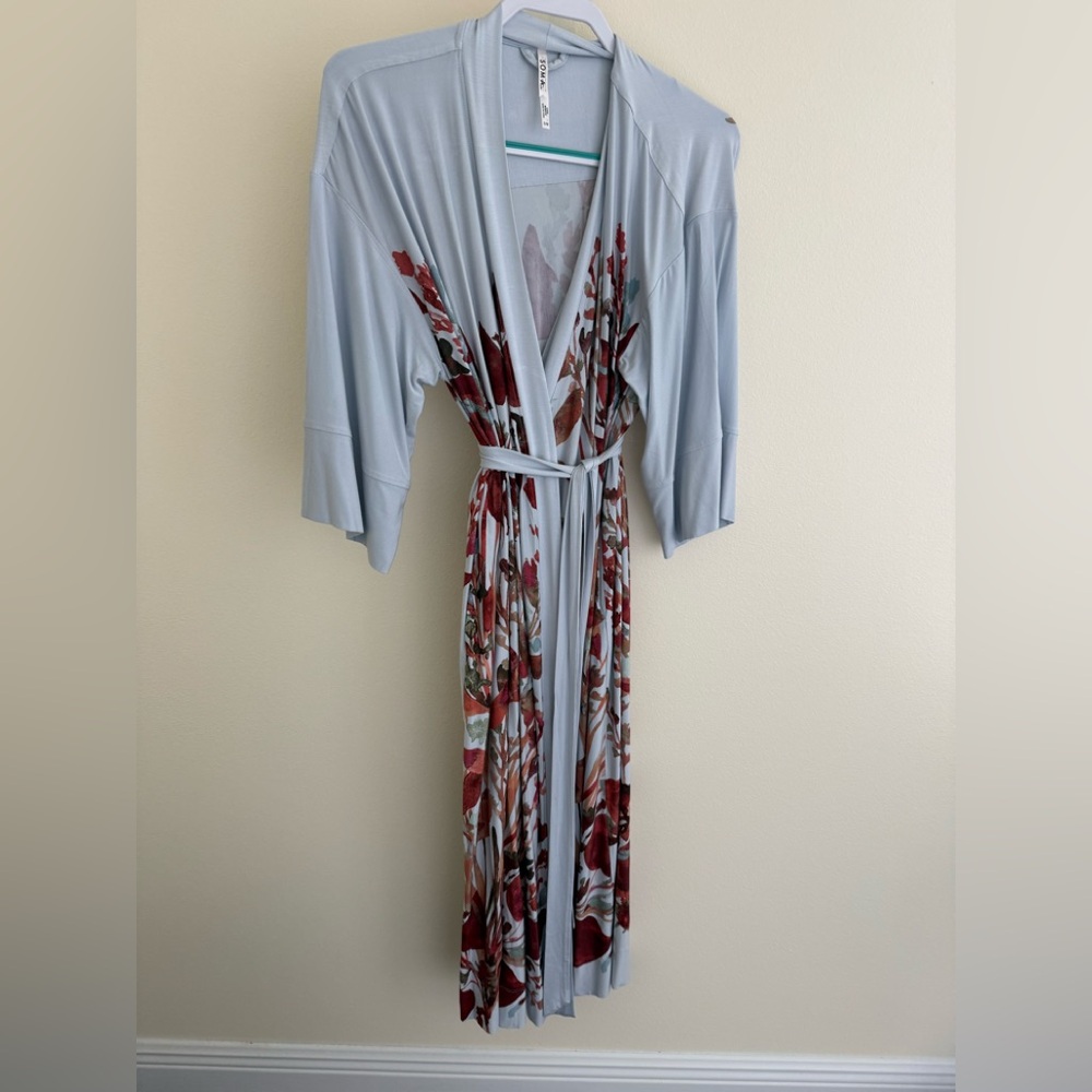 Beautiful, NEW, Soma Pale Lavender Floral Wrap Robe with Belt